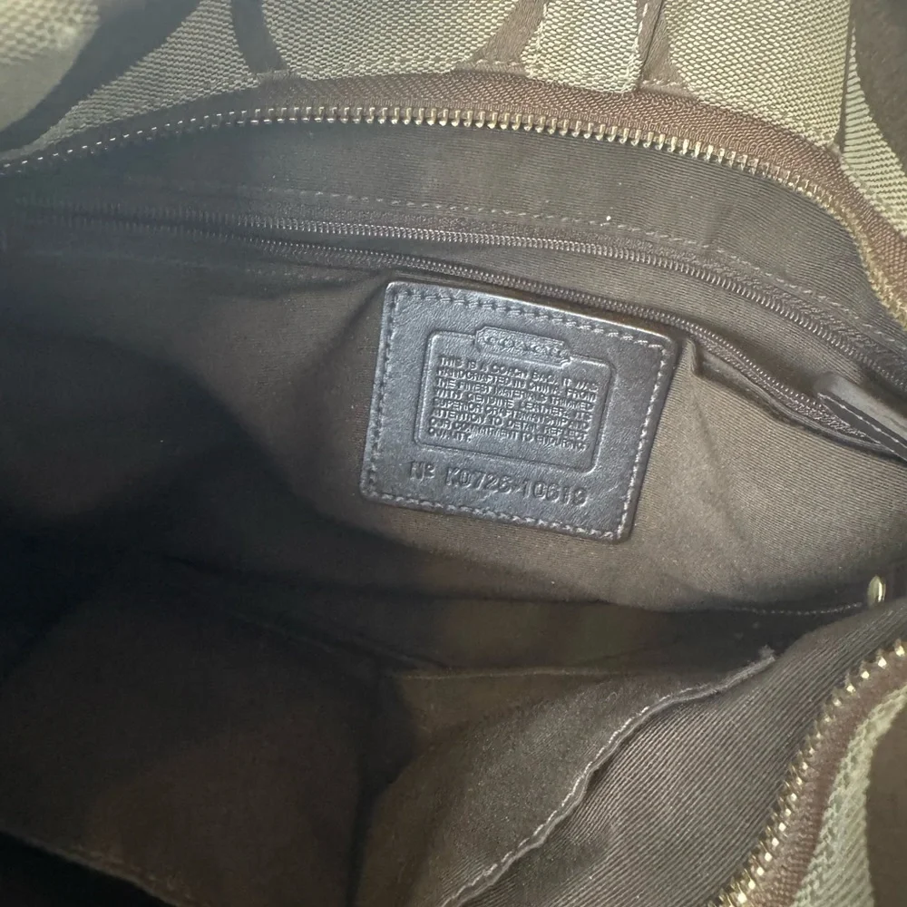 Vintage Coach Brown Signature Jacquard Hobo with Gold-Tone Hardware - Picture 7 of 8
